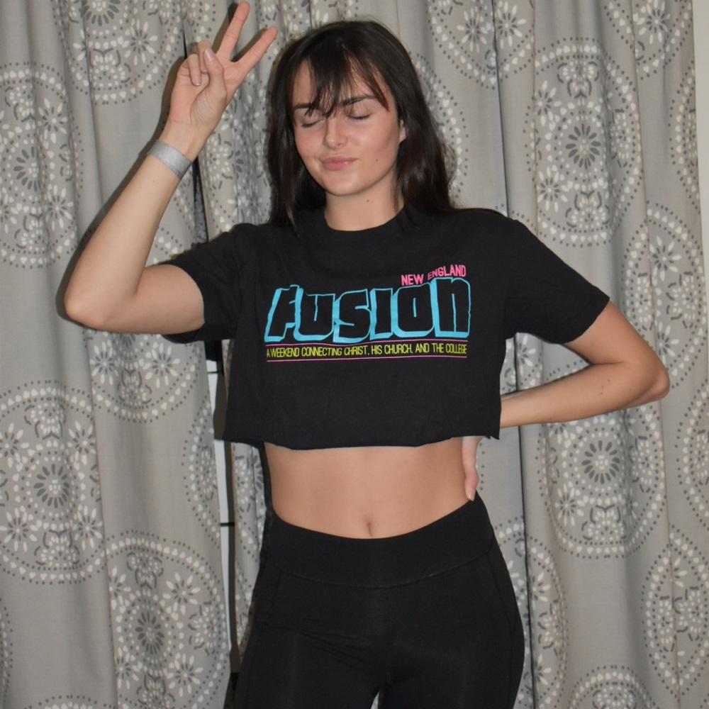 cropped graphic tee